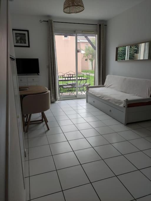La Provencale Apartment Saint-Saturnin-les-Avignon Exterior photo