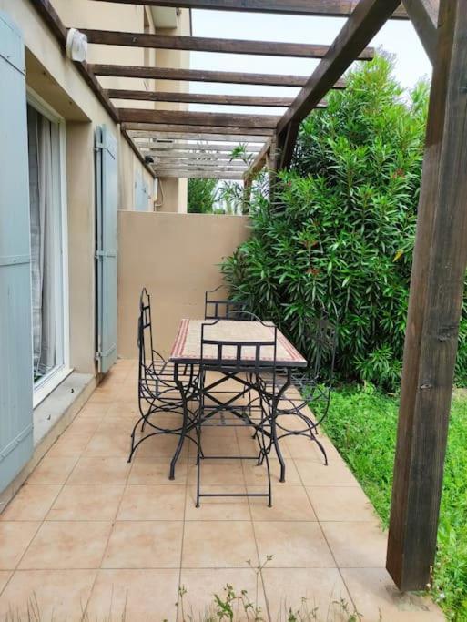 La Provencale Apartment Saint-Saturnin-les-Avignon Exterior photo